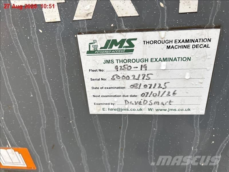 SkyJack SJ 9250 RT Scissor lifts