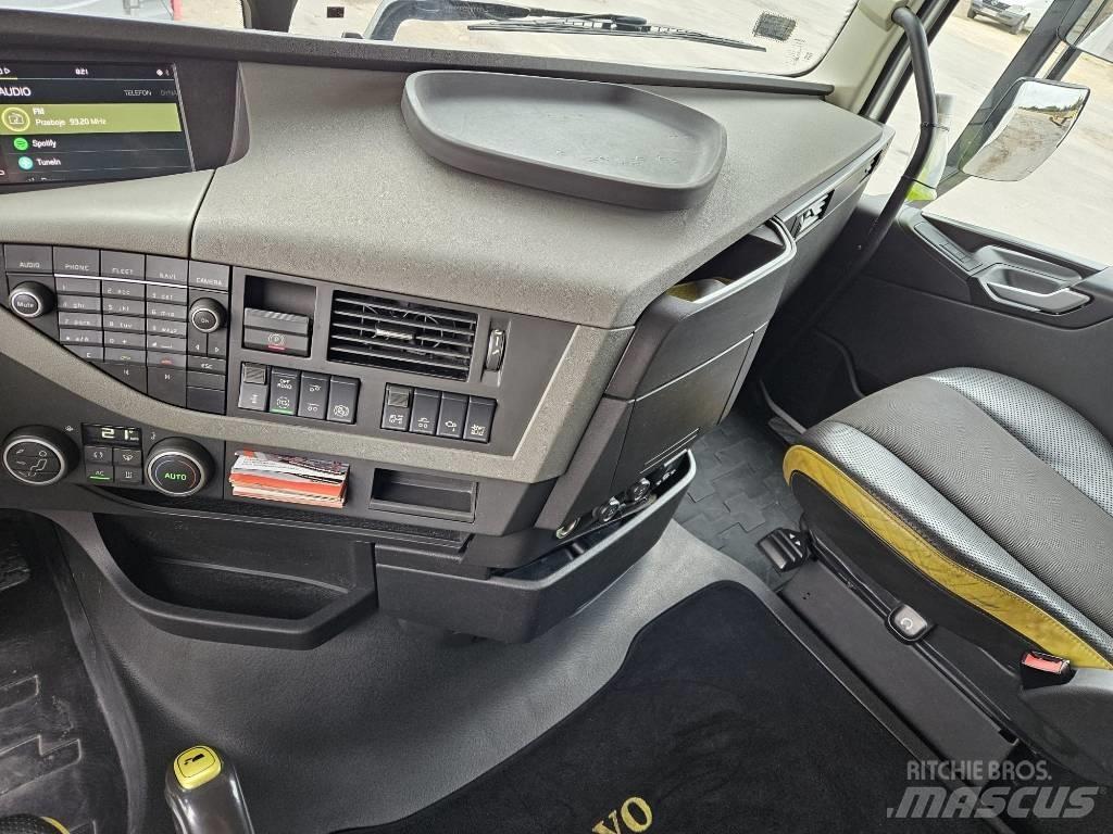 Volvo FH 16 6x2 550 Tractor Units