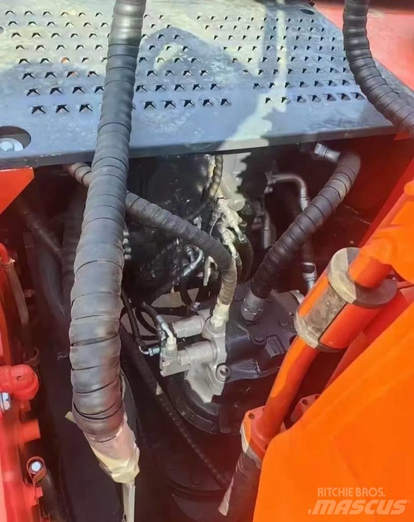 Doosan DX 225 LC Crawler excavators