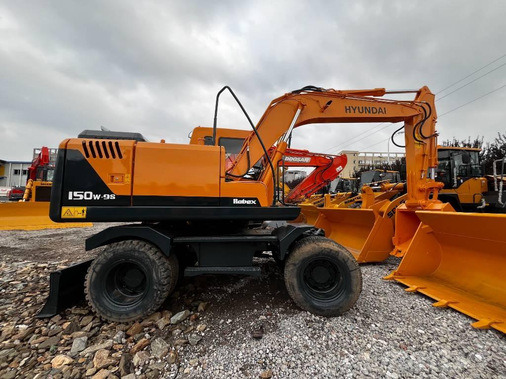Hyundai 150W-7 Wheeled excavators
