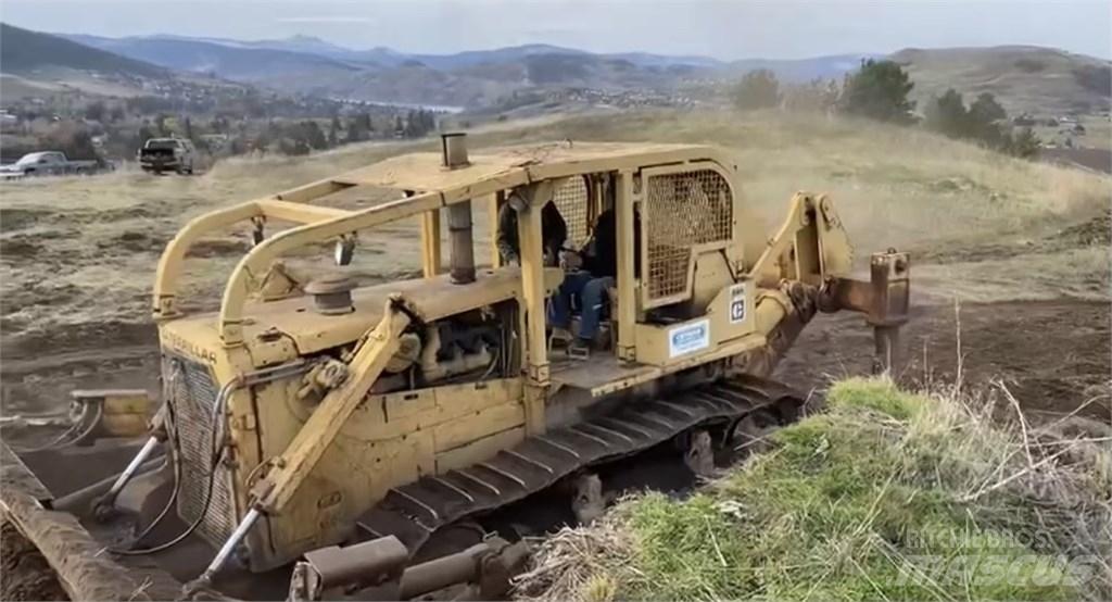 CAT D8H Crawler dozers