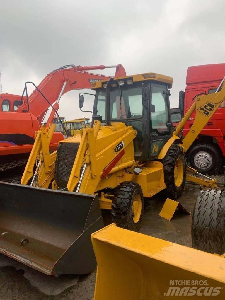JCB 3 CX Backhoe loaders