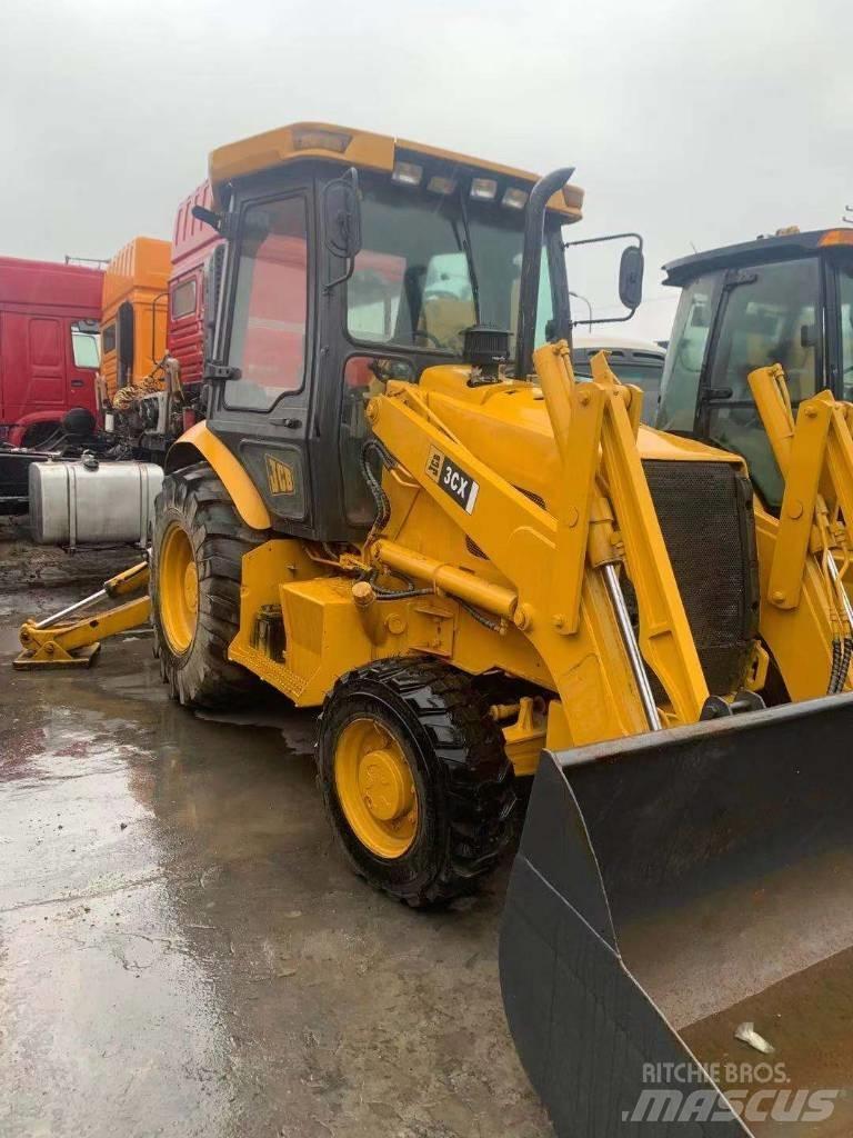 JCB 3 CX Backhoe loaders