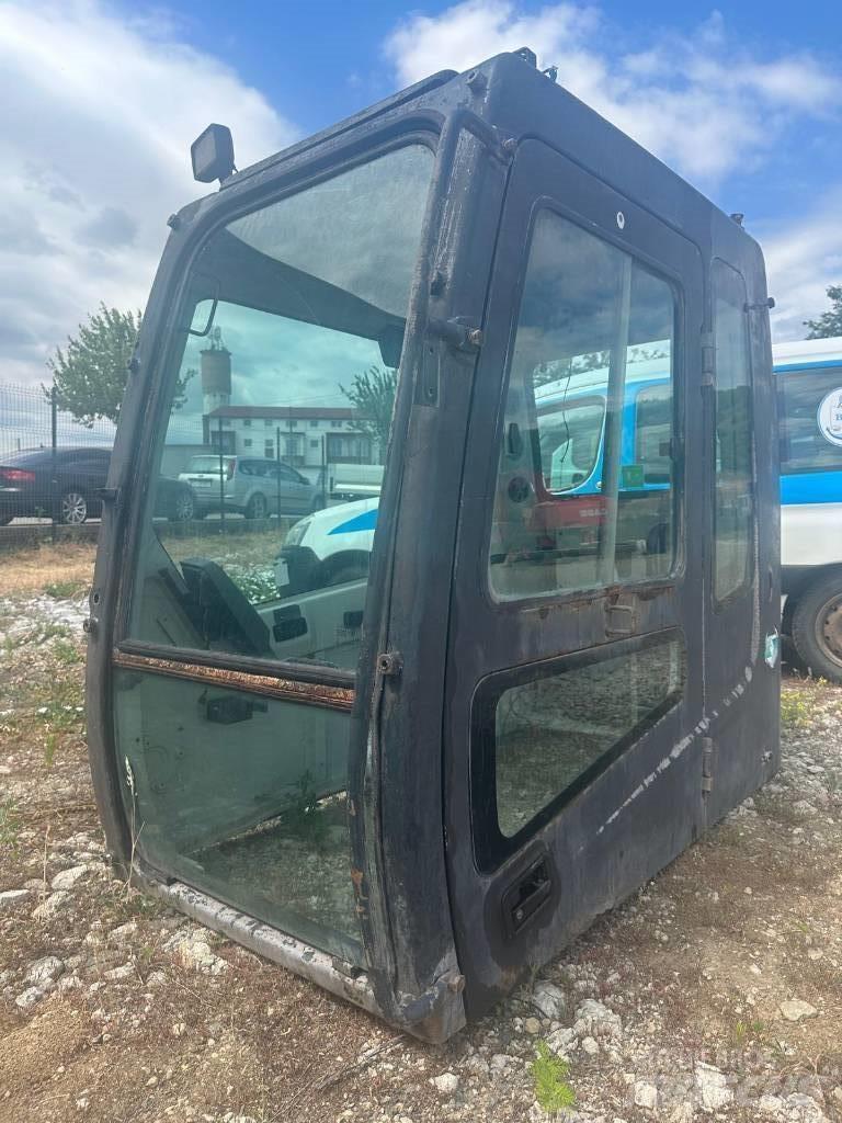 Hyundai 320 LC7A Crawler excavators