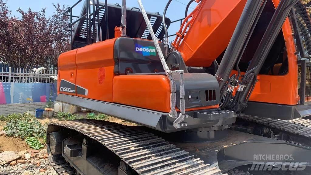 Doosan DX 300 LC Crawler excavators