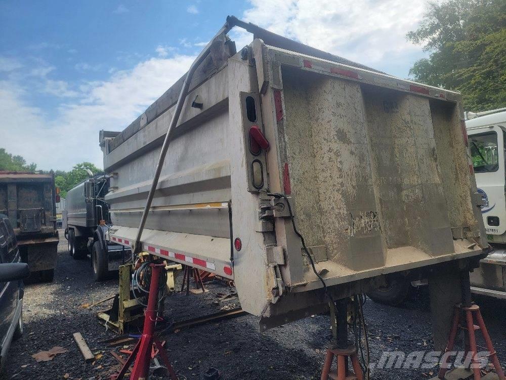  J & J 17' Dump Body Tipper trucks