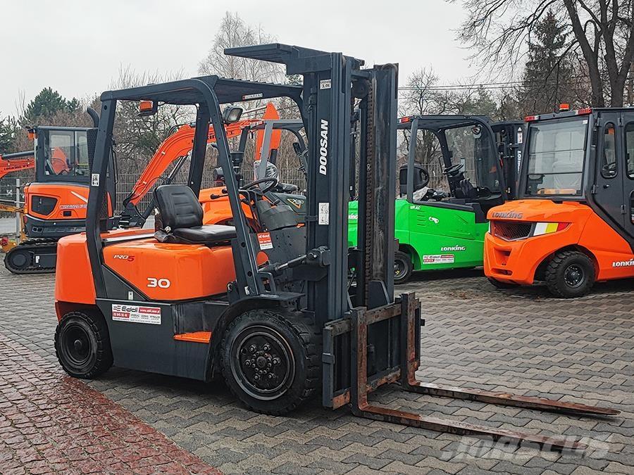 Doosan D30G Diesel trucks