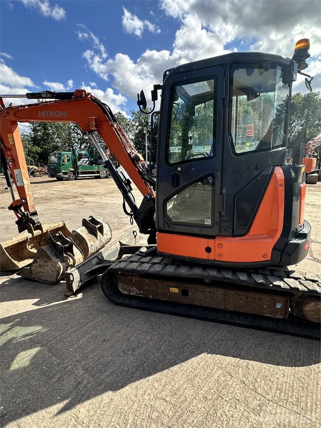 Hitachi 55U Mini excavators < 7t (Mini diggers)