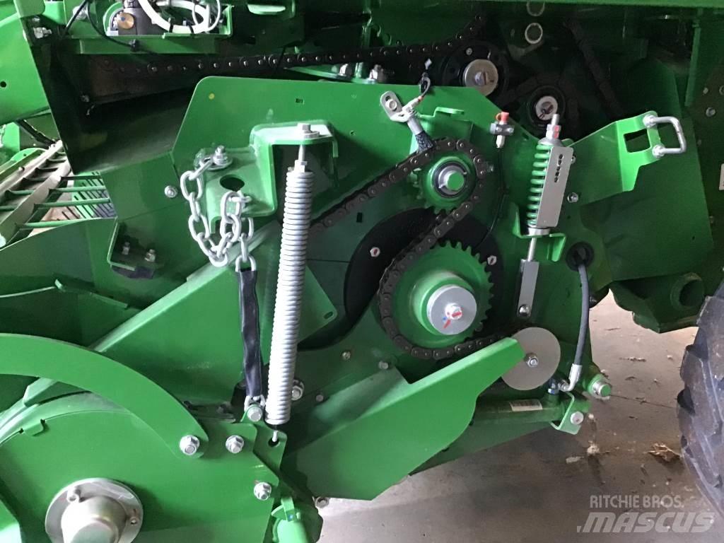 John Deere V461M Round balers