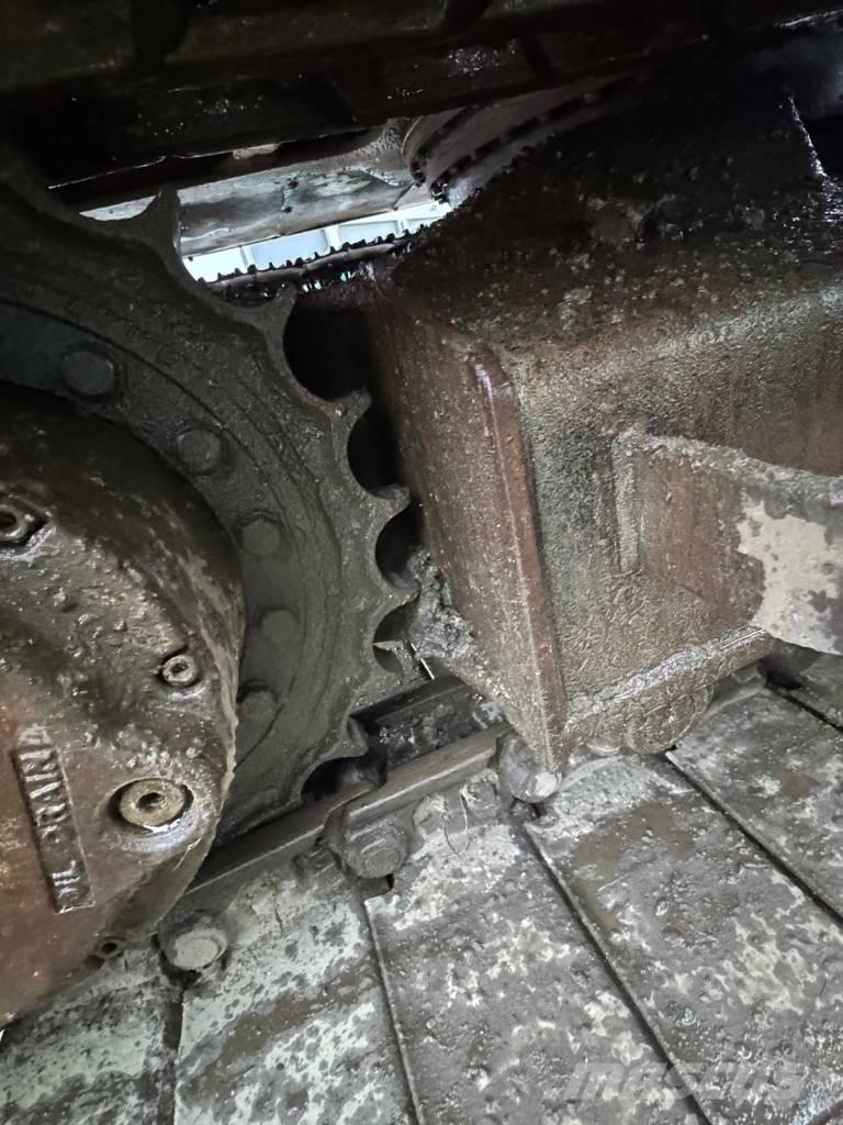 JCB JS 130 Crawler excavators