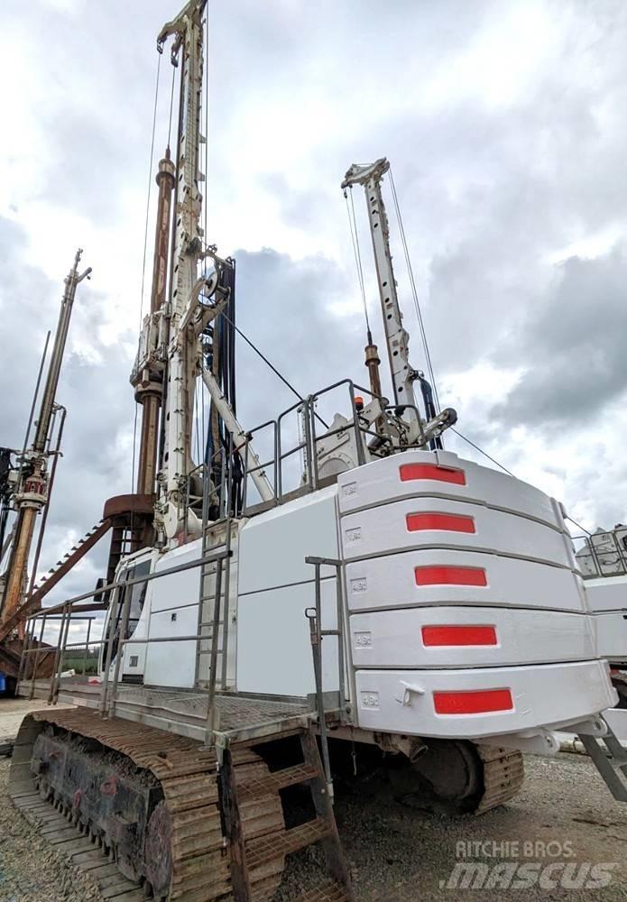 Bauer BG30 Piling rigs