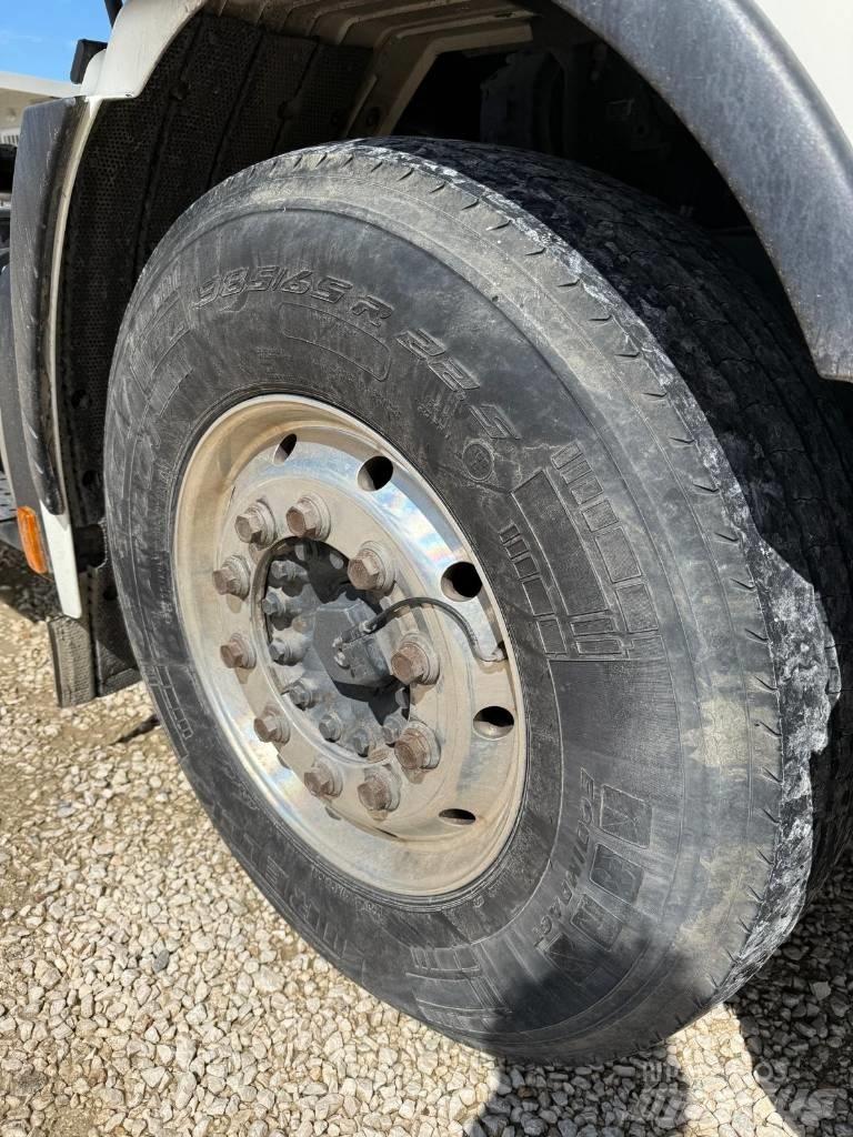 Iveco Stralis 460 Tractor Units