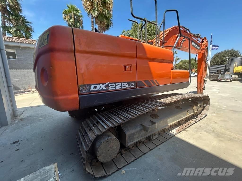 Doosan DX 225 Crawler excavators