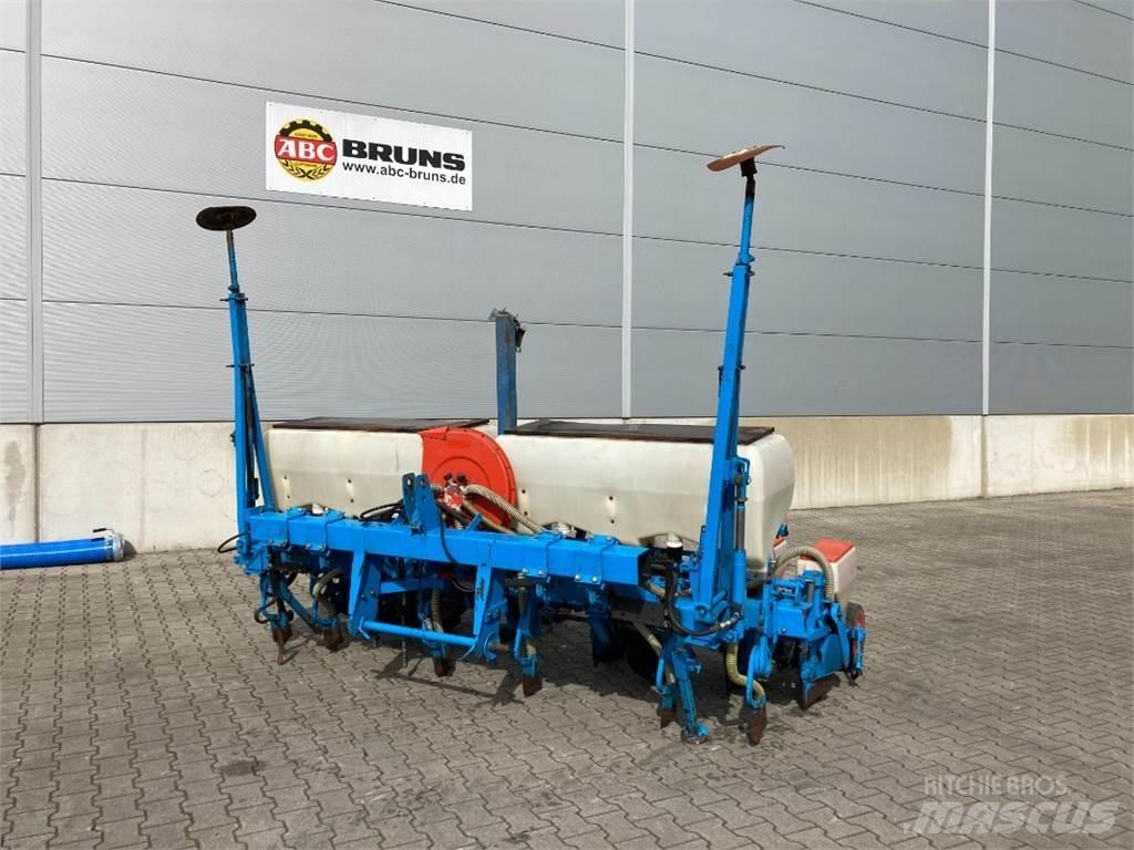 Monosem PNU 6 Precision sowing machines