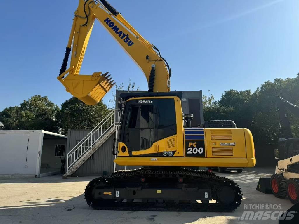 Komatsu PC 200-8 Crawler excavators