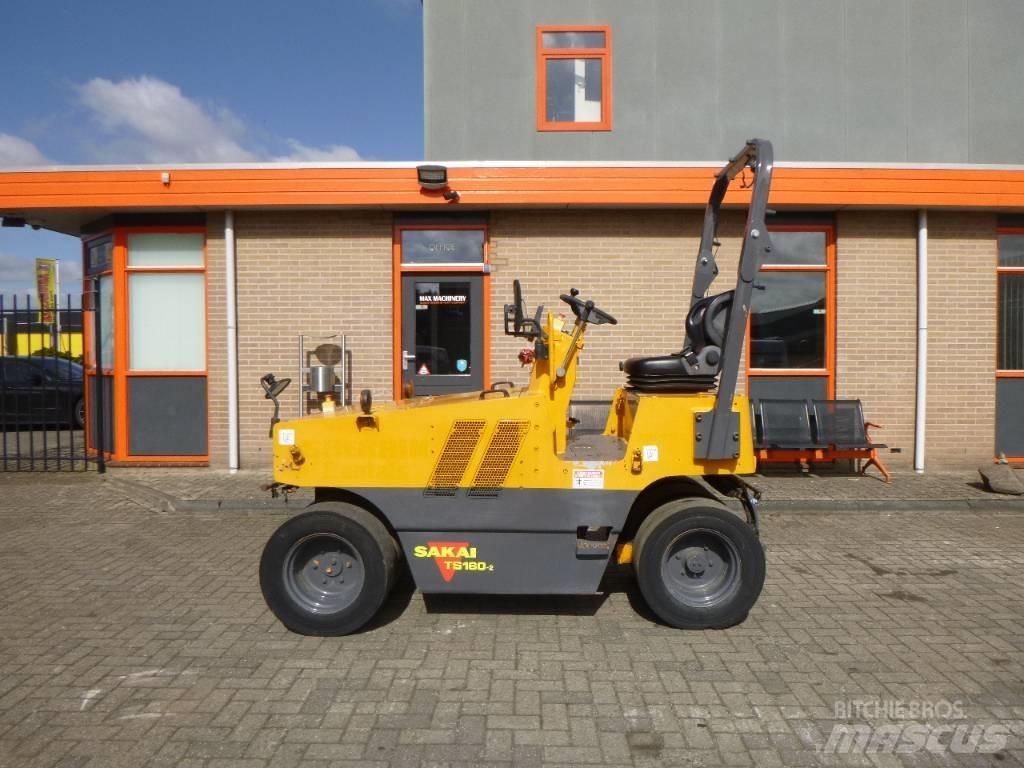 Sakai TS160-2 Pneumatic tired rollers