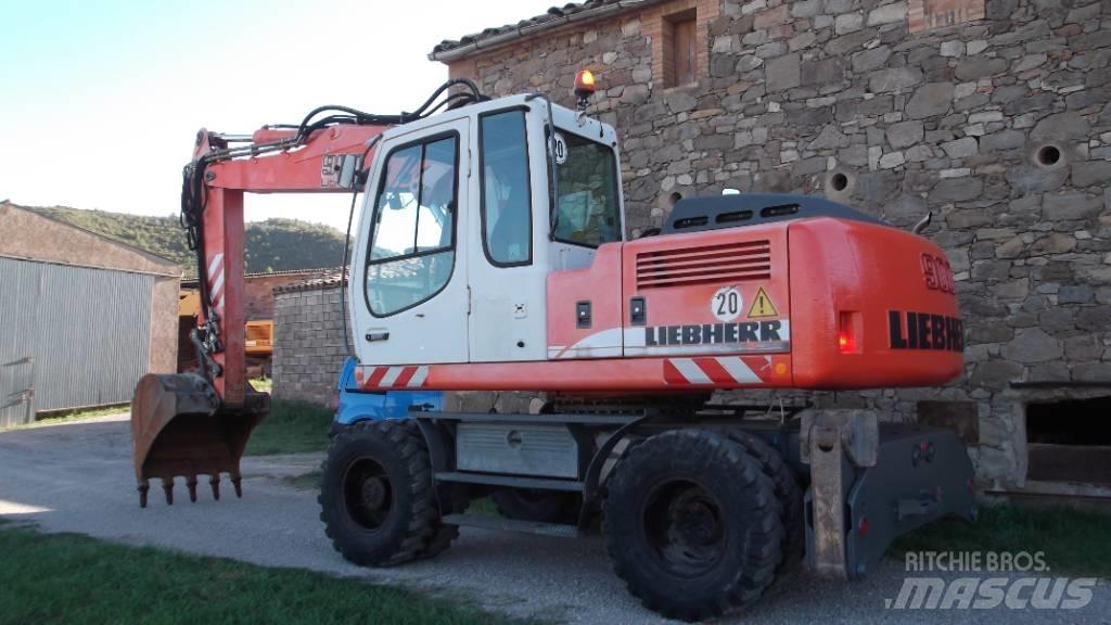 Liebherr A 900 C Wheeled excavators