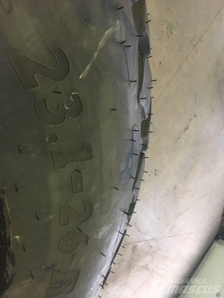 SWT 23.1 - 26 Tyres, wheels and rims