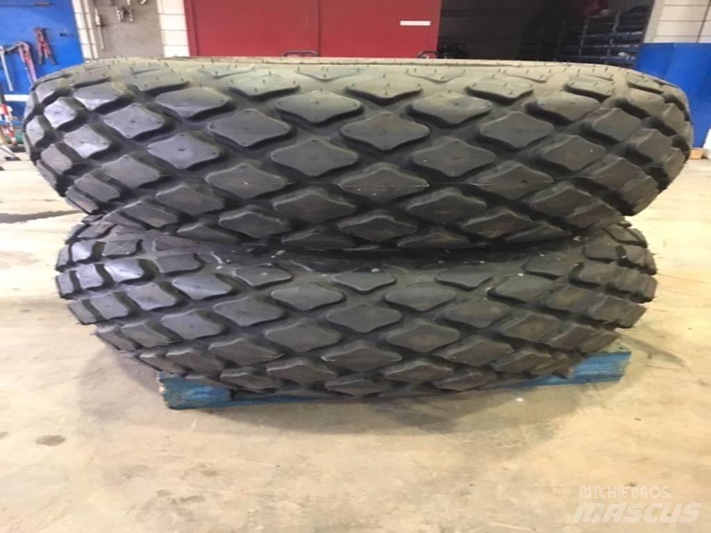 SWT 23.1 - 26 Tyres, wheels and rims