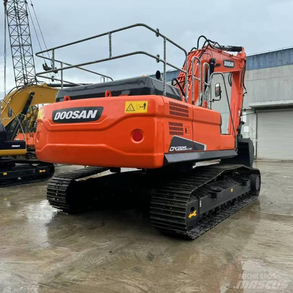 Doosan DX 225 LCA Crawler excavators