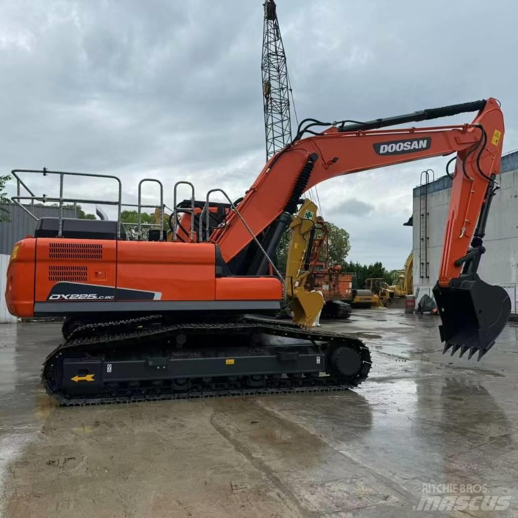 Doosan DX 225 LCA Crawler excavators