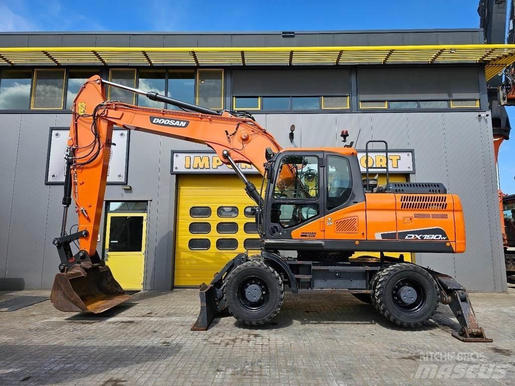 Doosan DX190W-5 Wheeled excavators