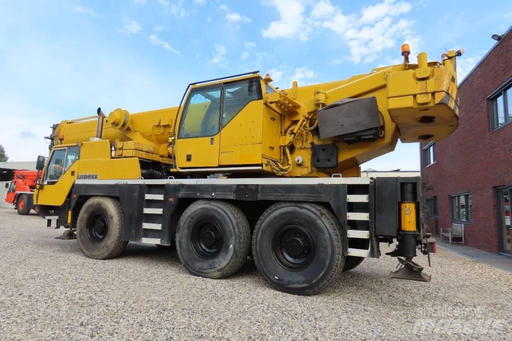 Liebherr LTM 1055-1 All terrain cranes