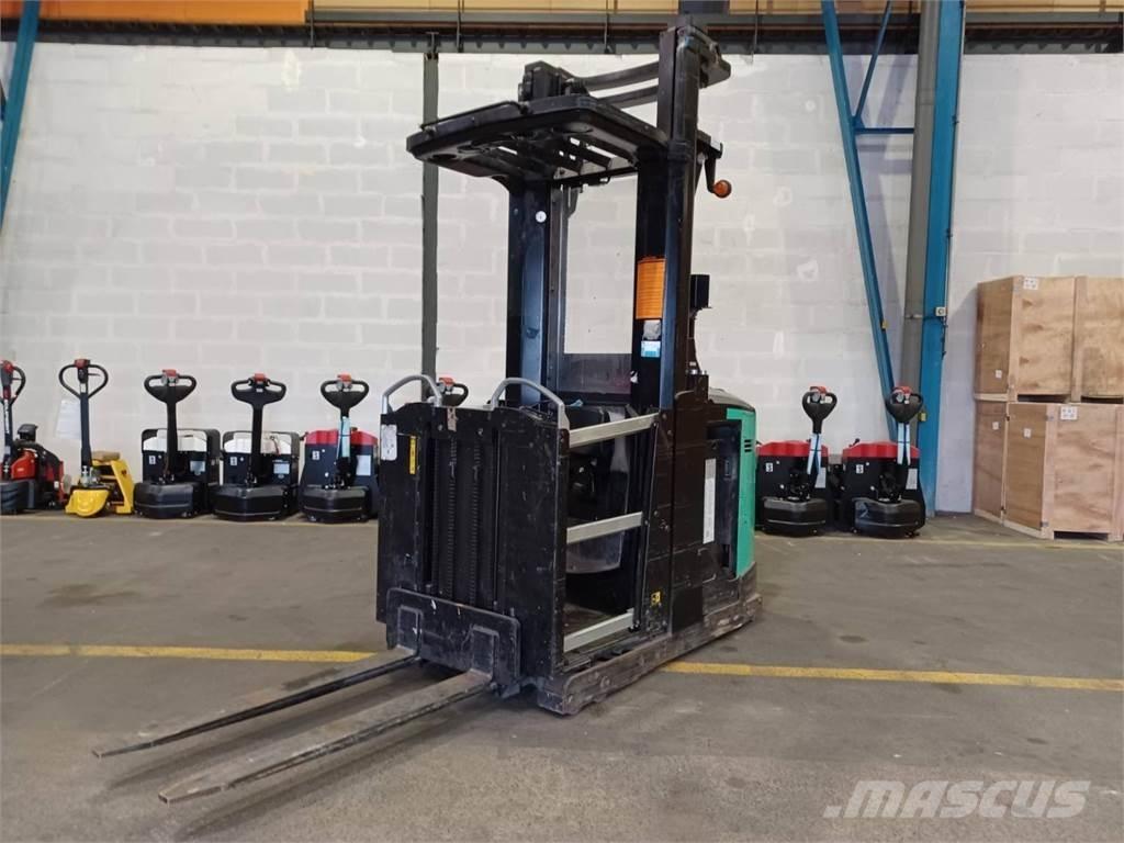 CAT NOH10N Medium lift order picker