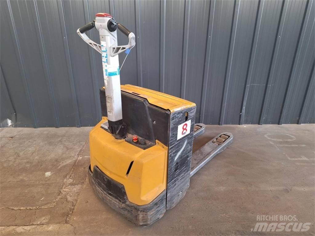 CAT NPP20N2 Pedestrian stacker