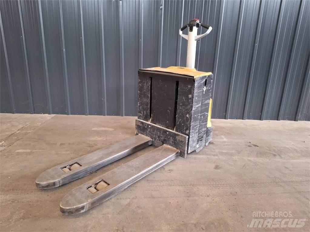 CAT NPP20N2E Pedestrian stacker