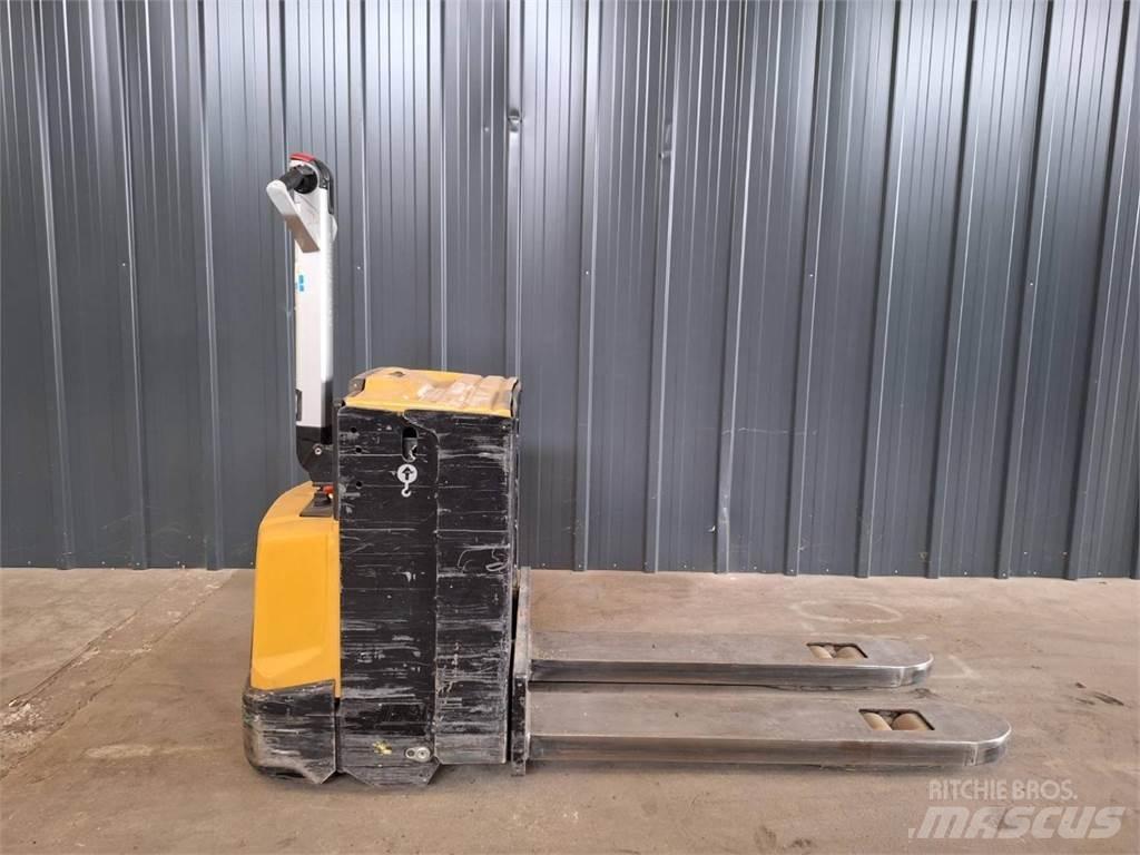 CAT NPP20N2E Pedestrian stacker