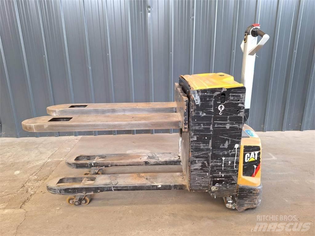 CAT NPP20N2E Pedestrian stacker