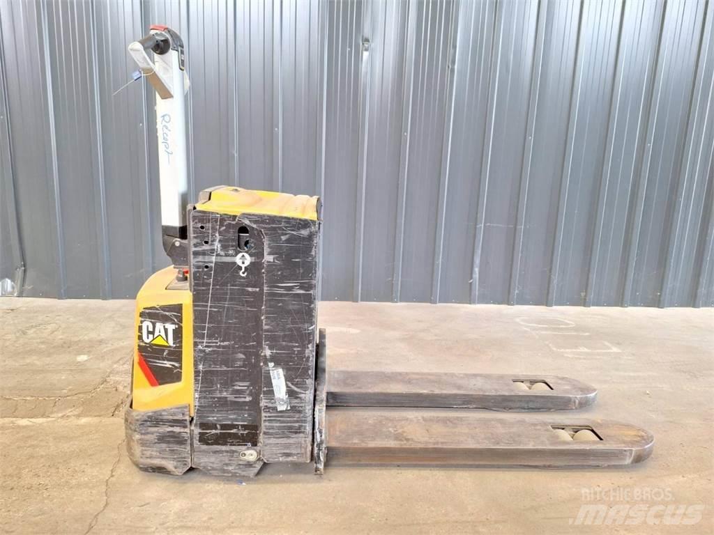CAT NPP20N2E Pedestrian stacker