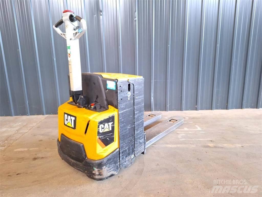 CAT NPP20N2E Pedestrian stacker