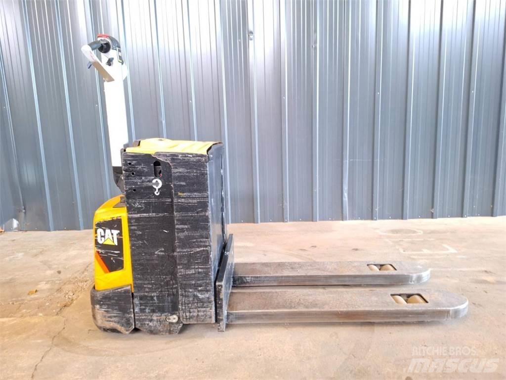 CAT NPP20N2E Pedestrian stacker