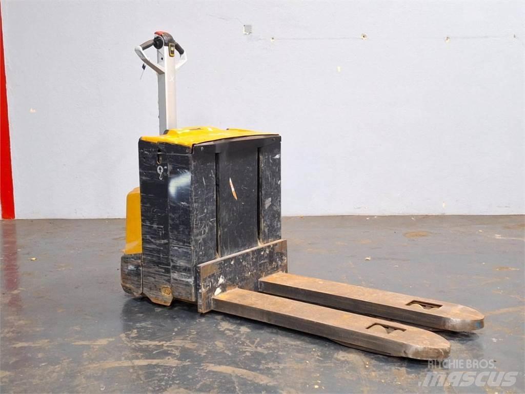 CAT NPP20N2E Pedestrian stacker
