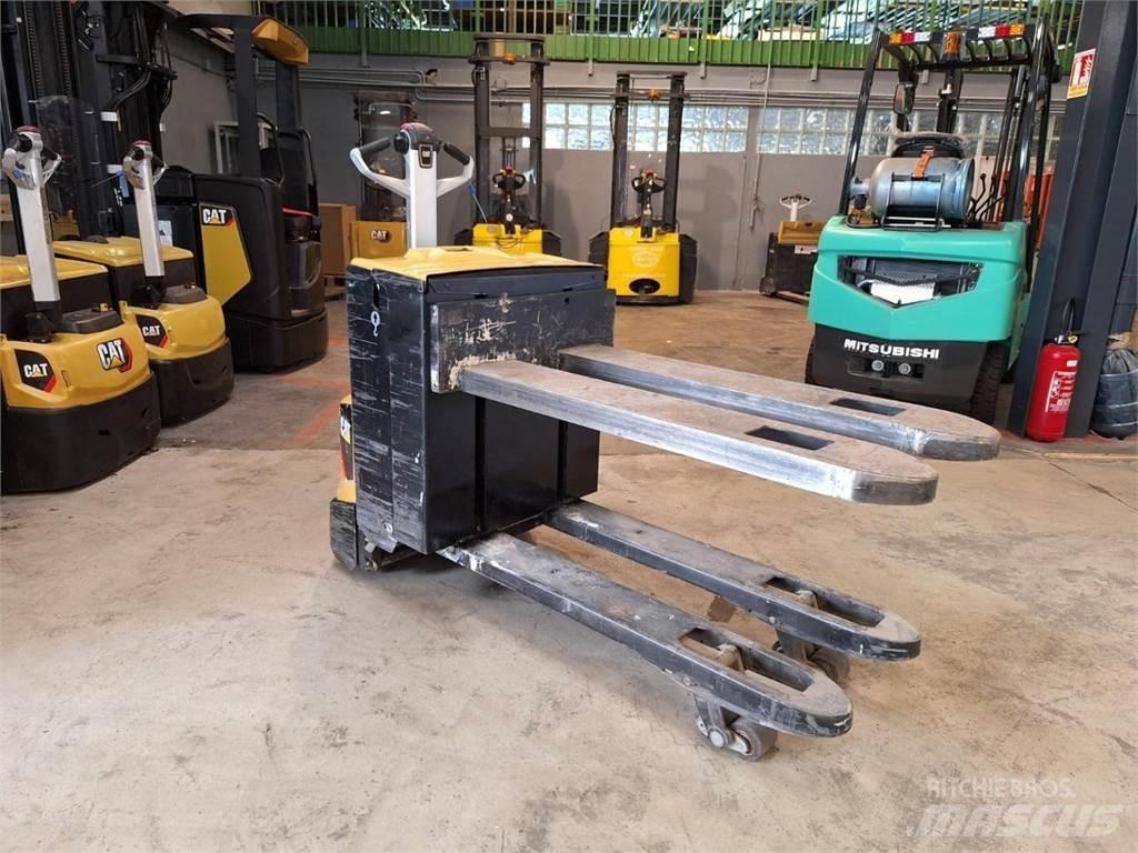 CAT NPP20N2E Pedestrian stacker