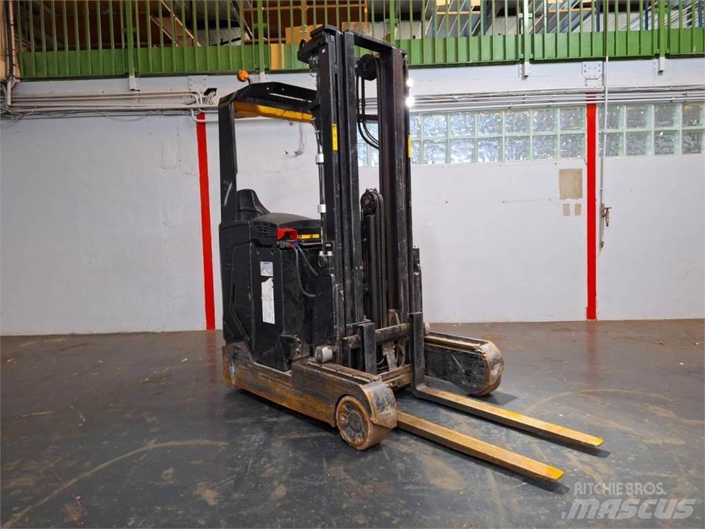CAT NR16N2 Reach trucks