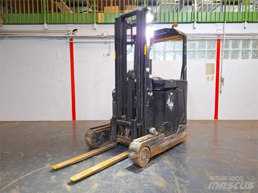 CAT NR16N2 Reach trucks