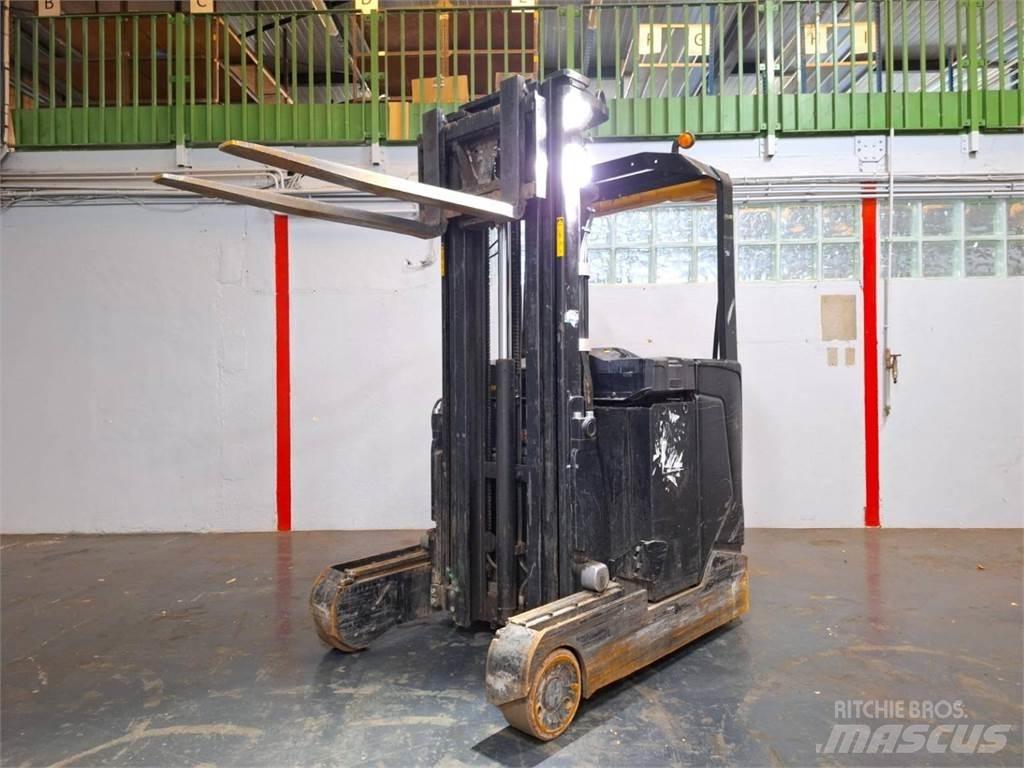 CAT NR16N2 Reach trucks