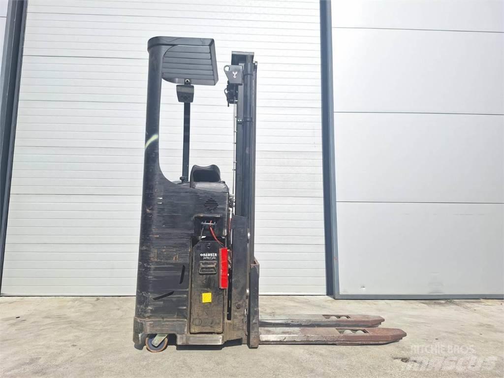 CAT NSR16NI Self propelled stackers