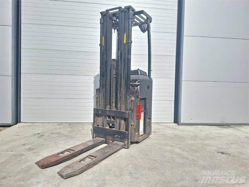CAT NSR16NI Self propelled stackers