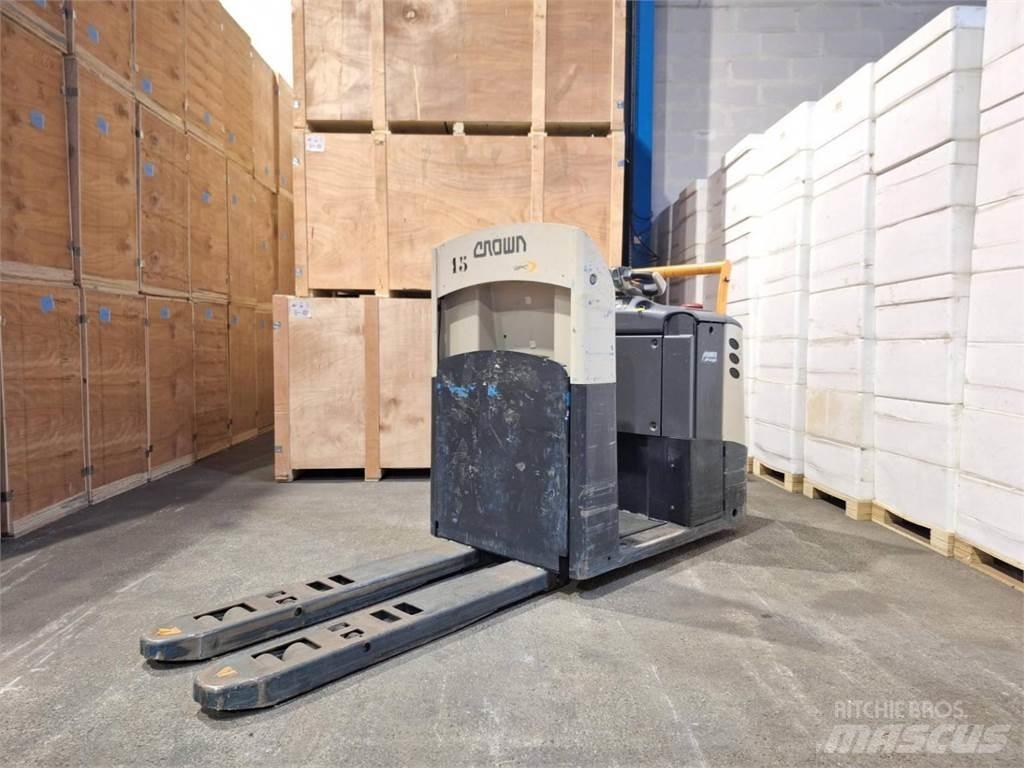 Crown GPC3020 Low lift order picker