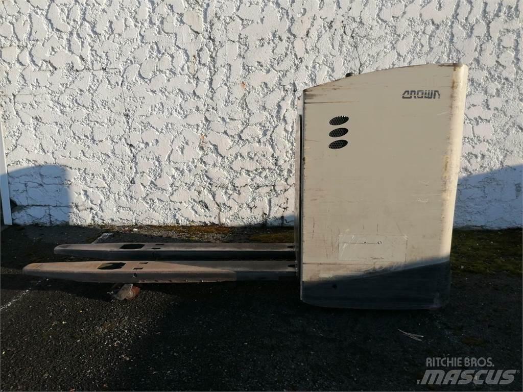 Crown RT4000 Self propelled stackers