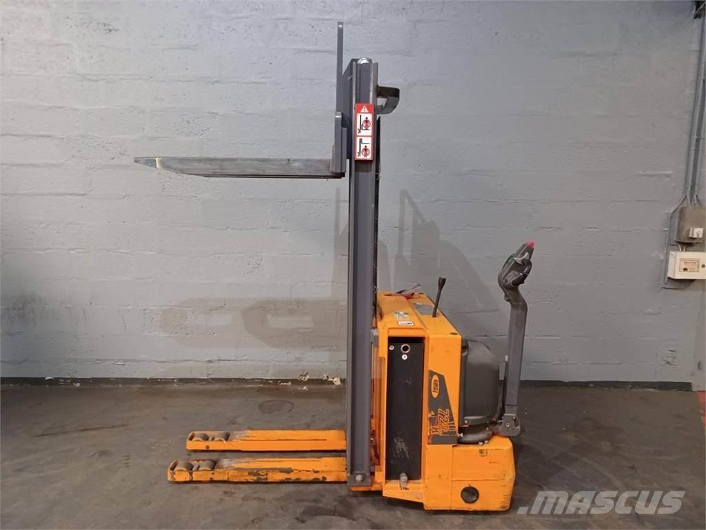 OMG 720K Pedestrian stacker