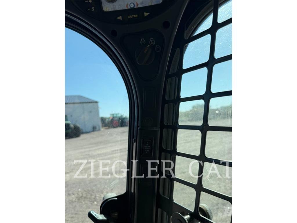 Bobcat S590 Skid steer loaders