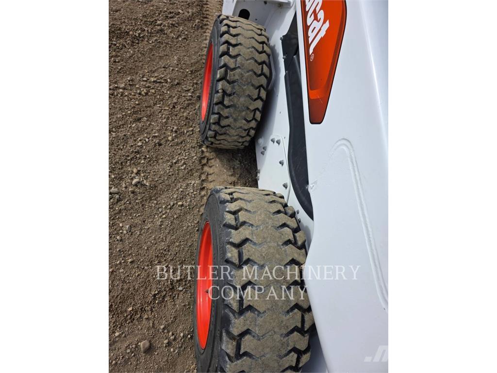 Bobcat S66 Skid steer loaders