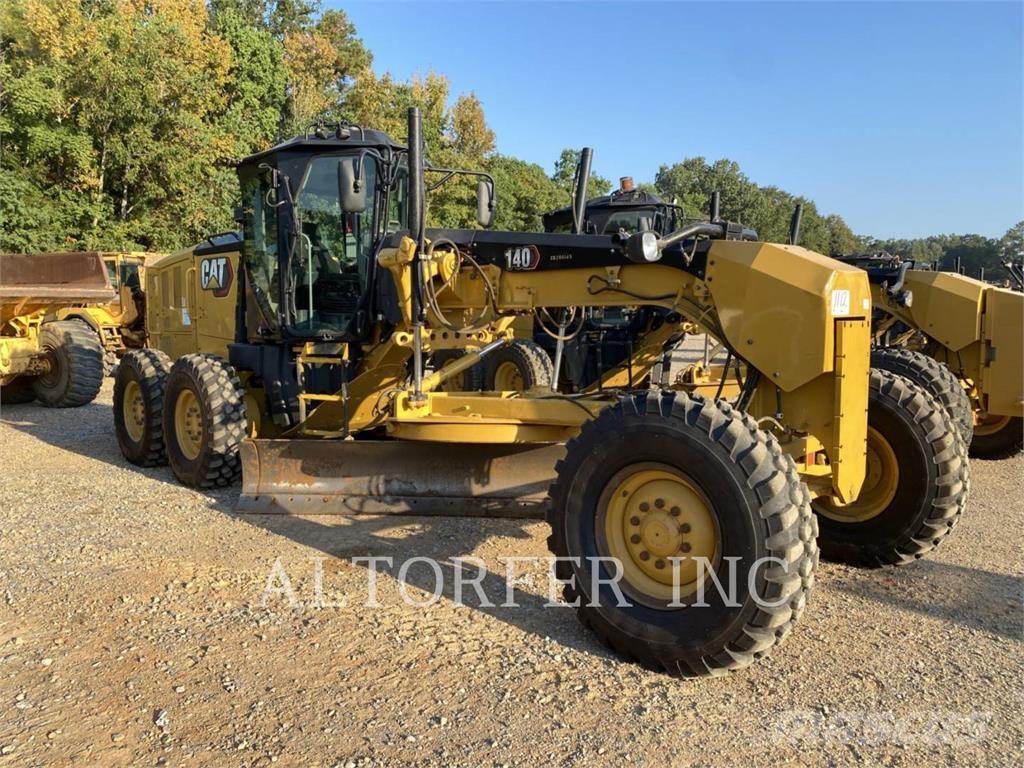 CAT 140 Graders