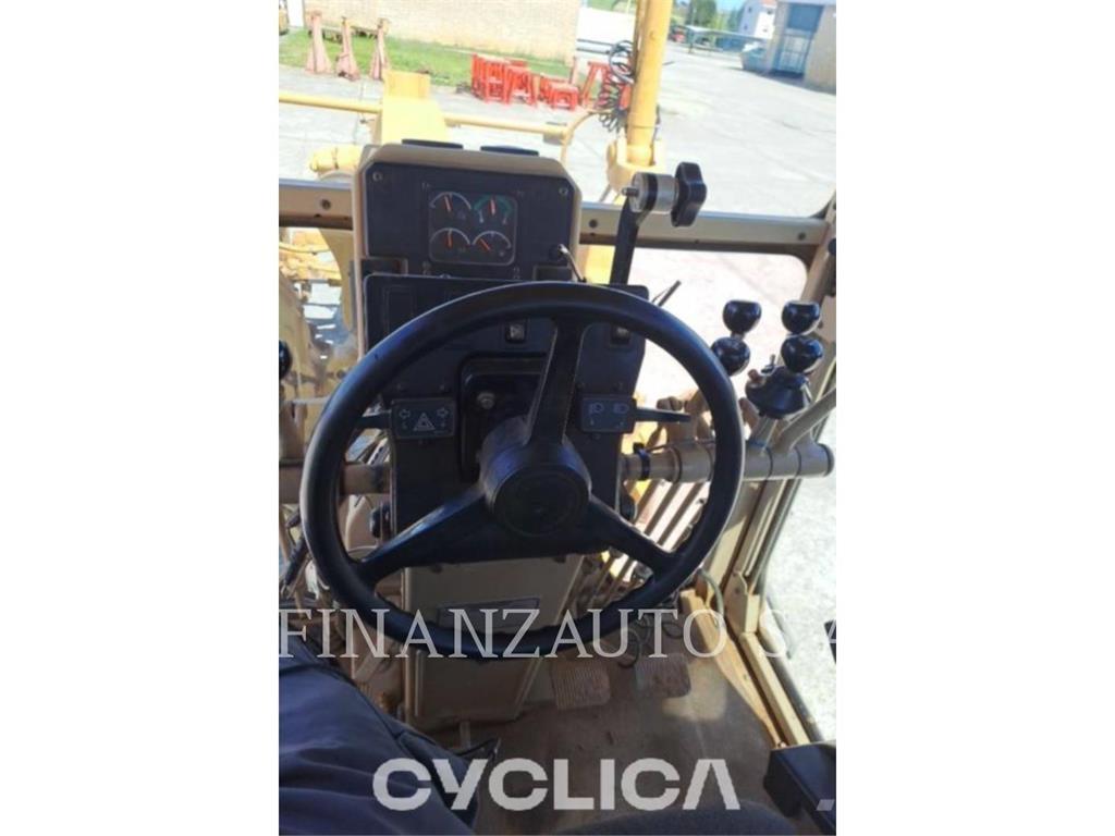 CAT 140H Graders