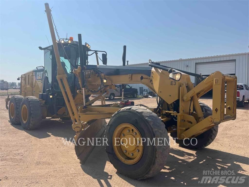 CAT 140M2 AWD Graders